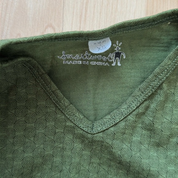 Smartwool women’s green merino wool layer top, size XS - Picture 11 of 12